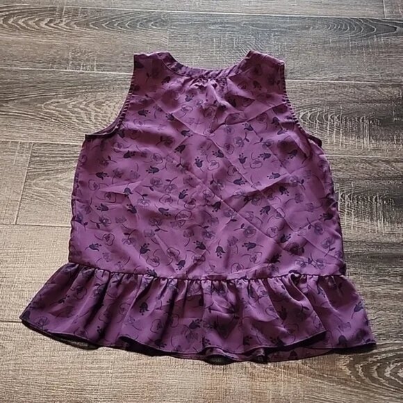 🌴 Gap sleeveless Blouse 🌴 - Picture 4 of 4